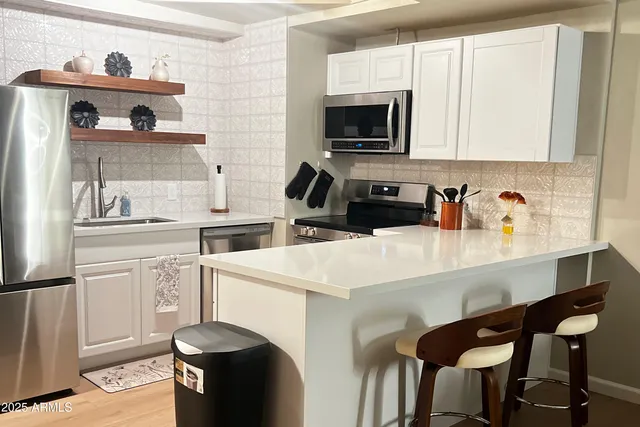 $164,800 | 4750 North Central Avenue, Unit 14P, Phoenix, AZ 85012