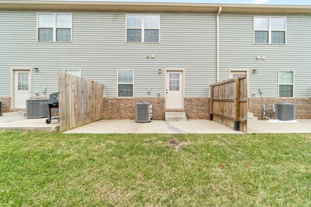$1,250 | 1997 Keeper Court, Unit 2, Clarksville, TN 37042