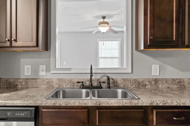 $1,250 | 1997 Keeper Court, Unit 2, Clarksville, TN 37042