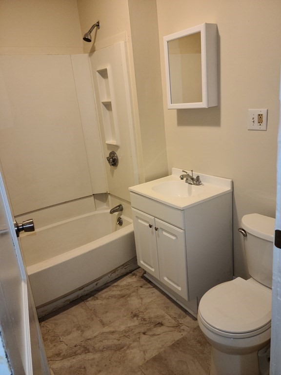 29-31 Colonial Avenue Springfield, MA 01109 - Photo 5 of 12 Gallery Image 5