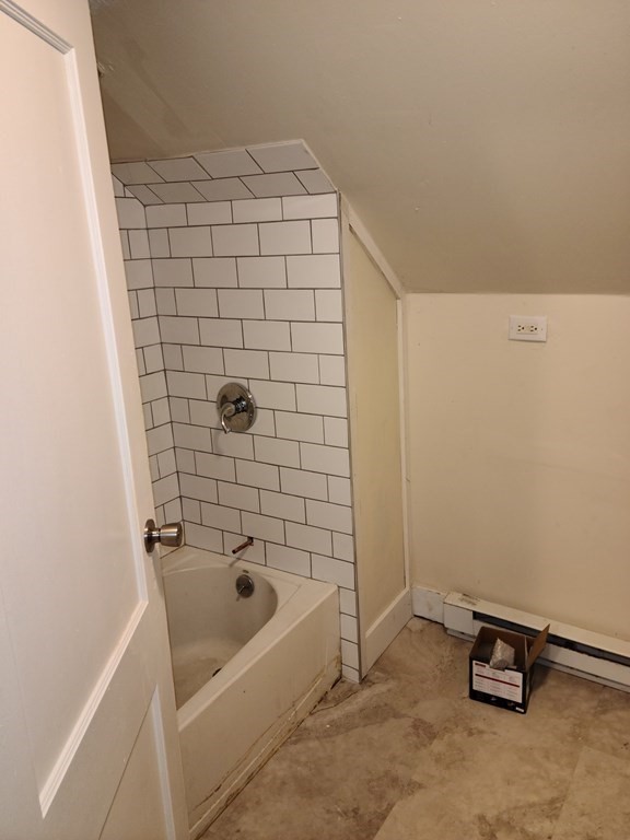 29-31 Colonial Avenue Springfield, MA 01109 - Photo 8 of 12 Gallery Image 8