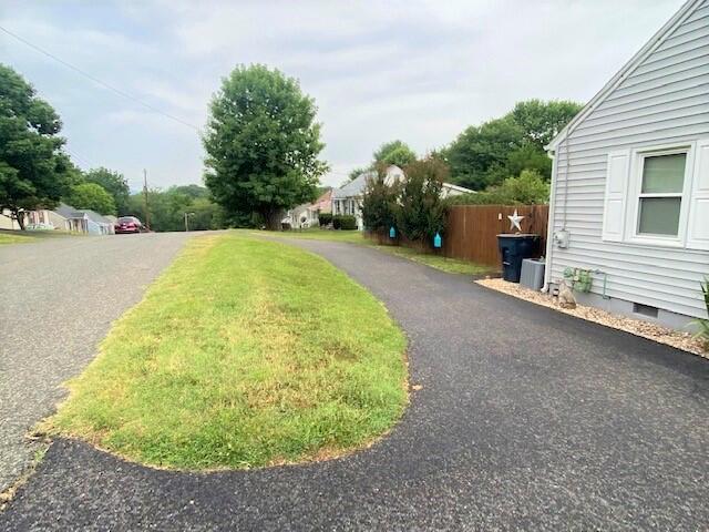 2959 Roberts Road Southwest Roanoke, VA 24014 - Photo 8 of 29 side of house (2)