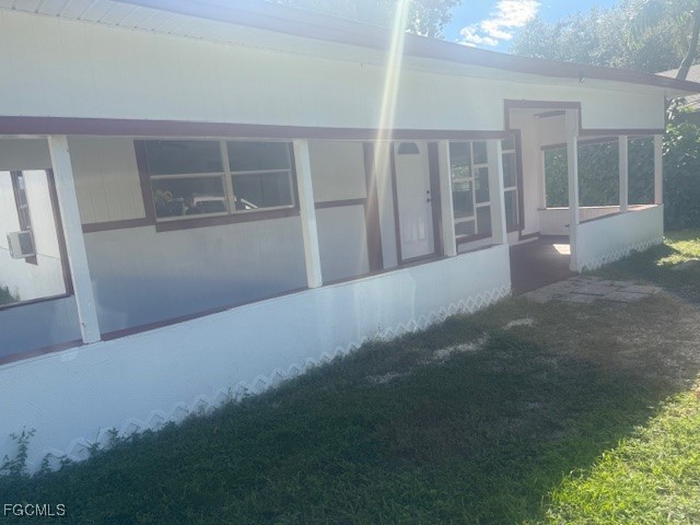3207 Broadway Fort Myers, FL 33901 - Photo 12 of 25 a view of an empty room with stairs
