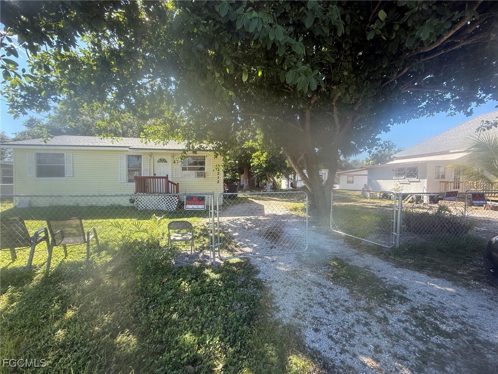 3207 Broadway Fort Myers, FL 33901 - Photo 21 of 25 a view of backyard with outdoor seating