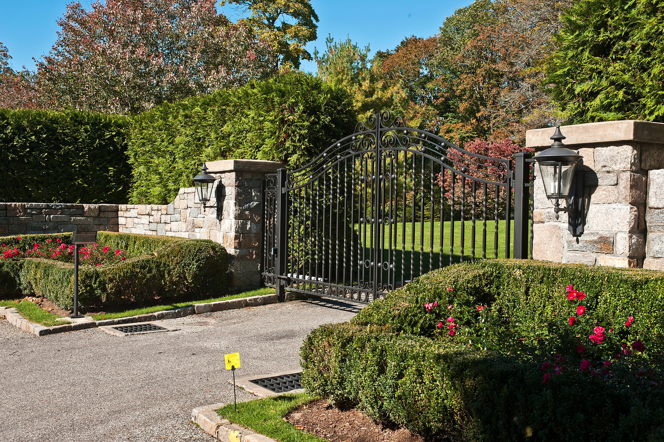 11 Flagler Drive Greenwich, CT 06830 - Photo 2 of 19