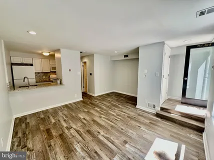 $7,900 | 2127 Newport Place Northwest, Washington, DC 20037