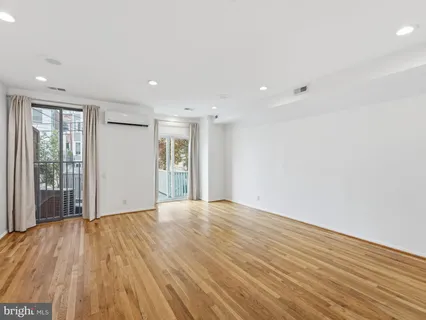 $7,900 | 2127 Newport Place Northwest, Washington, DC 20037