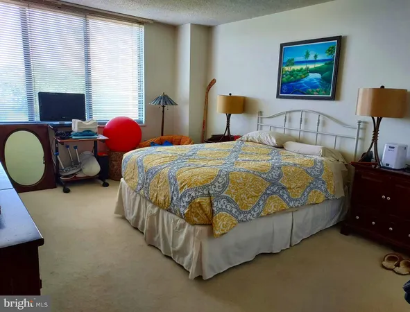 $2,000 | 5225 Pooks Hill Road, Unit 1211S, Bethesda, MD 20814