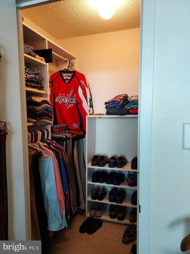 5225 Pooks Hill Road, Unit 1211S Bethesda, MD 20814 - Photo 14 of 32 Large Walk-in closet