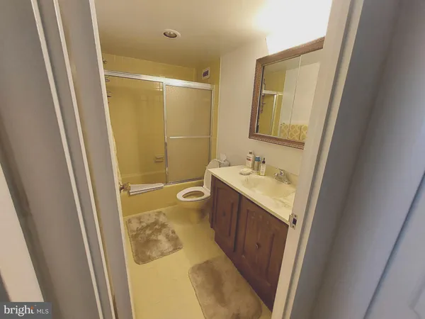 $2,000 | 5225 Pooks Hill Road, Unit 1211S, Bethesda, MD 20814