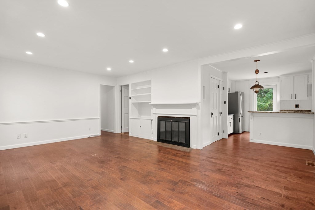 66 Booth Hill Road Scituate, MA 02066 - Photo 8 of 27 Gallery Image 8
