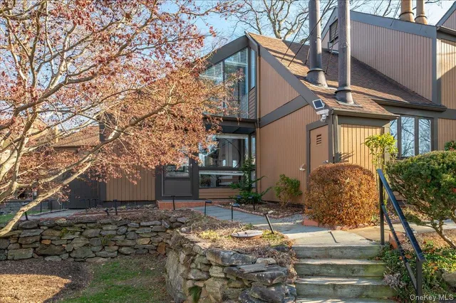 $520,000 | 110 Round Hill Road, Dobbs Ferry, NY 10522