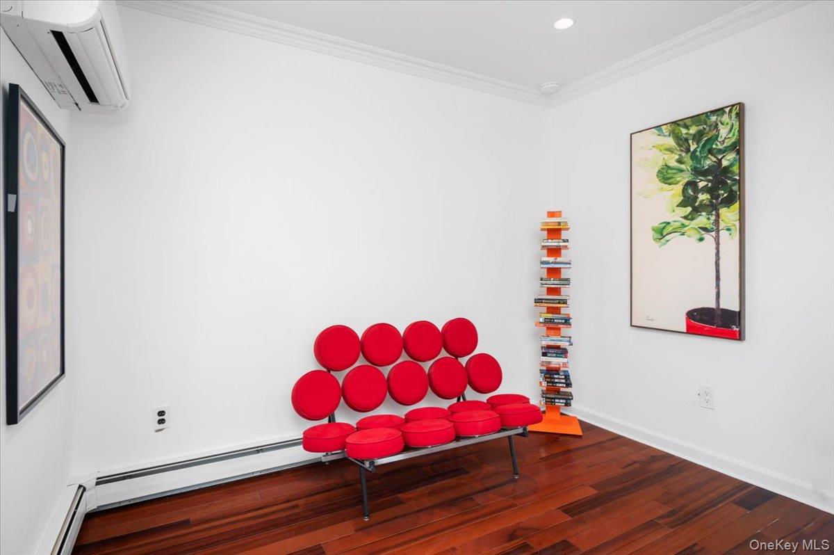 110 Round Hill Road Dobbs Ferry, NY 10522 - Photo 14 of 42 Hardwood floors in bonus room
