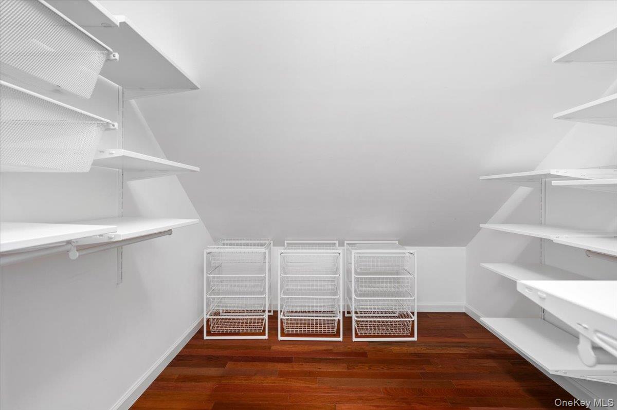 110 Round Hill Road Dobbs Ferry, NY 10522 - Photo 21 of 42 Walk in closet in primary suite