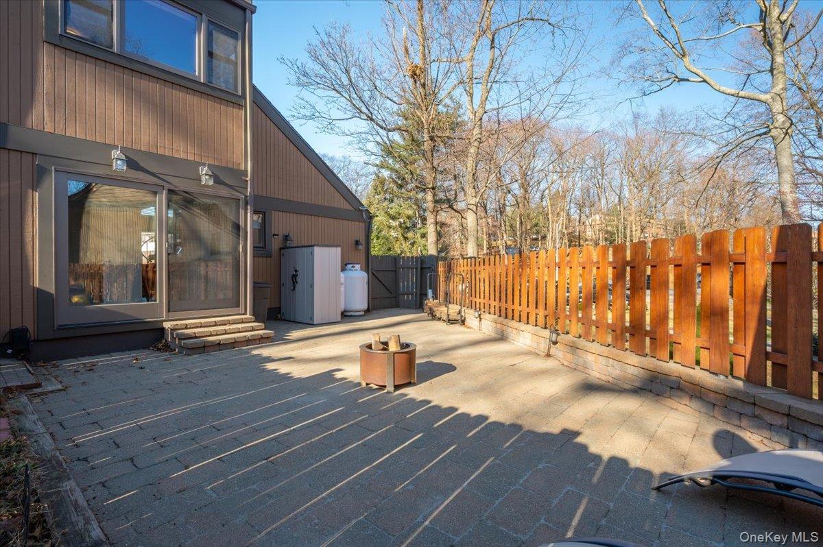 110 Round Hill Road Dobbs Ferry, NY 10522 - Photo 23 of 42 Plenty of room to entertain on your private patio