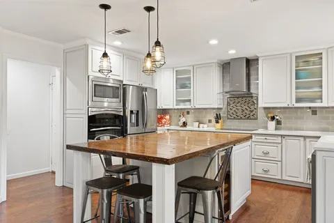 $515,000 | 130 Deerfield Cove, Lakeway, TX 78734