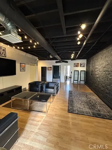 $1,950 | 417 Main Street, Huntington Beach, CA 92648