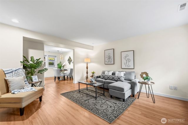 $325,000 | 10927 62nd Street East, Puyallup, WA 98372