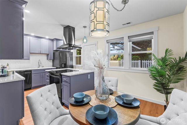 $325,000 | 10927 62nd Street East, Puyallup, WA 98372