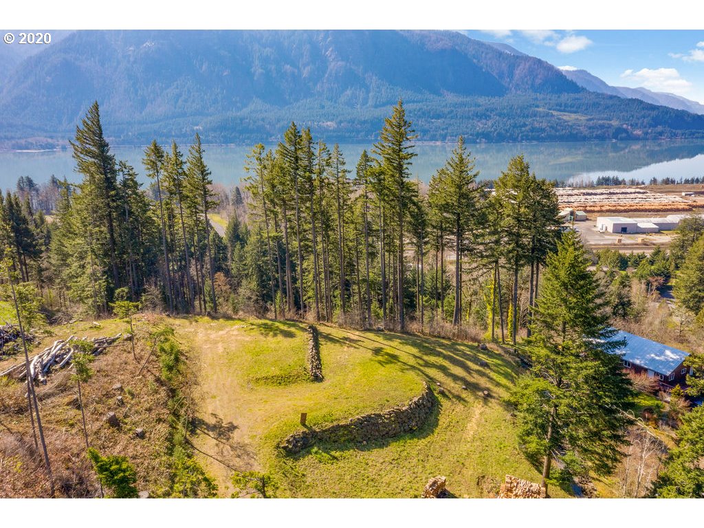 112 East Viewpoint Road Stevenson, WA 98648 - Photo 2 of 12 Gallery Image 2