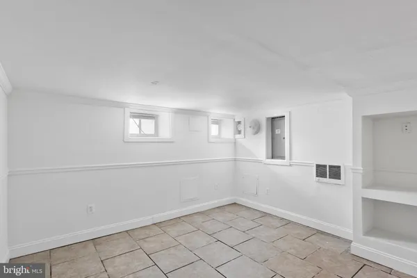 a view of a hallway with closet