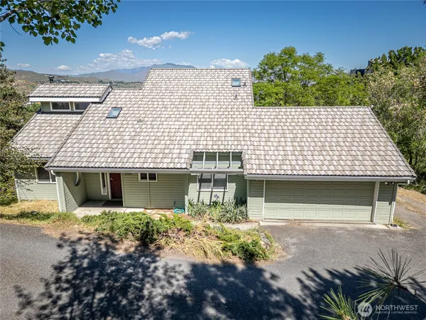 $725,000 | 1704 Skyline Drive, Wenatchee, WA 98801