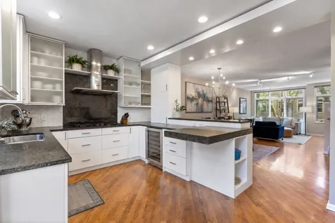 $899,000 | 2740 North Janssen Avenue, Chicago, IL 60614