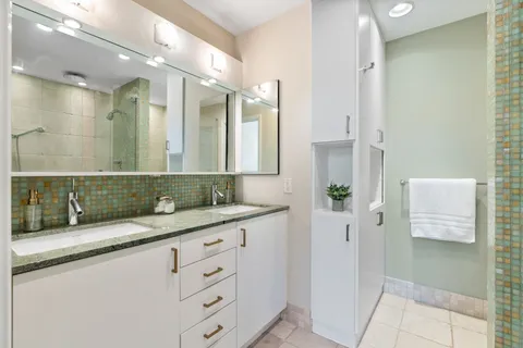 $899,000 | 2740 North Janssen Avenue, Chicago, IL 60614