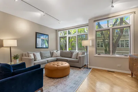 $899,000 | 2740 North Janssen Avenue, Chicago, IL 60614