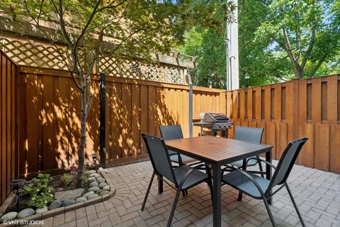 $899,000 | 2740 North Janssen Avenue, Chicago, IL 60614