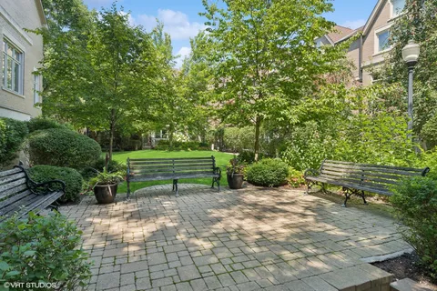 $899,000 | 2740 North Janssen Avenue, Chicago, IL 60614