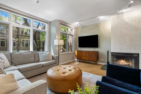 $899,000 | 2740 North Janssen Avenue, Chicago, IL 60614
