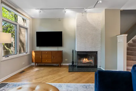 $899,000 | 2740 North Janssen Avenue, Chicago, IL 60614