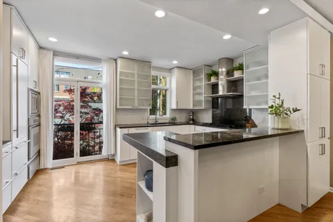 $899,000 | 2740 North Janssen Avenue, Chicago, IL 60614