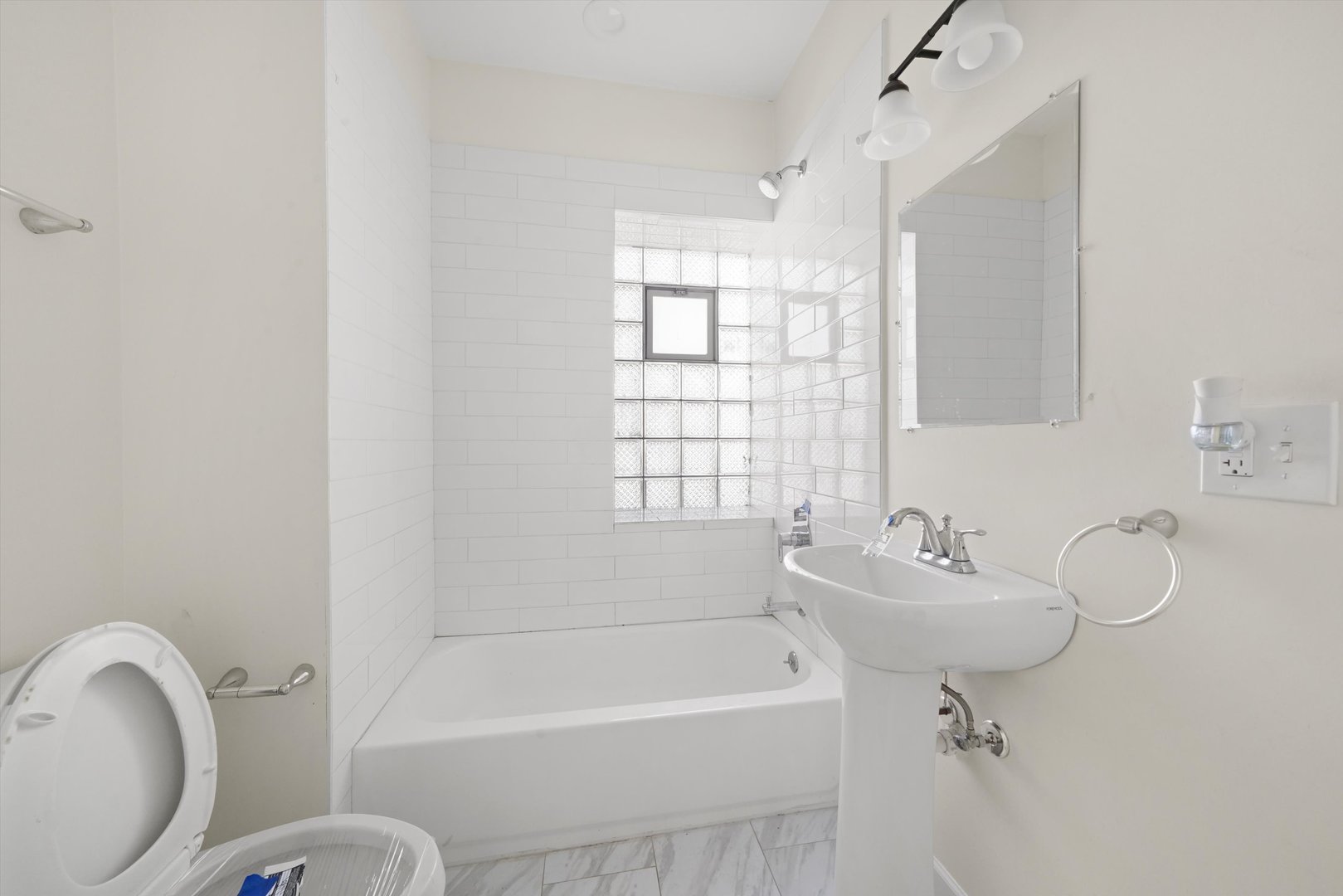 4917 North Pulaski Road, Unit 1N Chicago, IL 60630 - Photo 15 of 28 Gallery Image 15