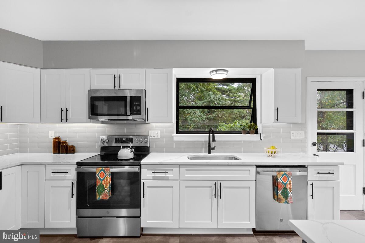 9344 Harvey Road Silver Spring, MD 20910 - Photo 24 of 74