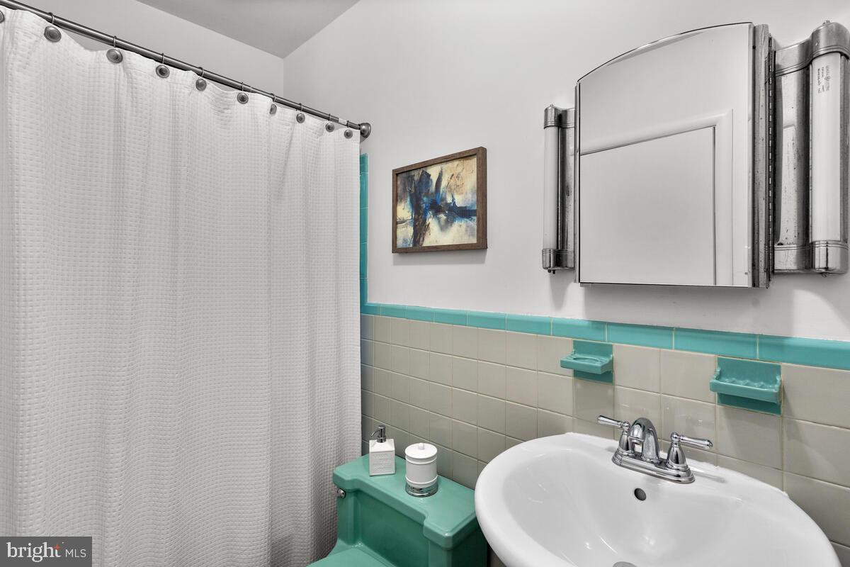 9344 Harvey Road Silver Spring, MD 20910 - Photo 37 of 74 Primary Bath