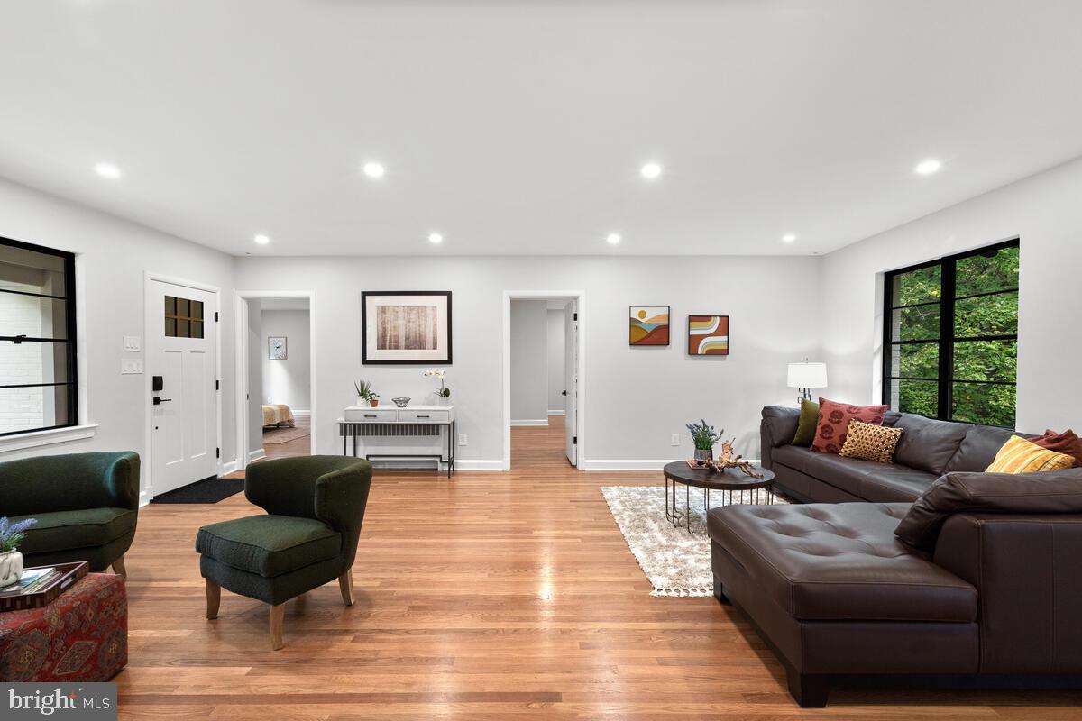 9344 Harvey Road Silver Spring, MD 20910 - Photo 7 of 74