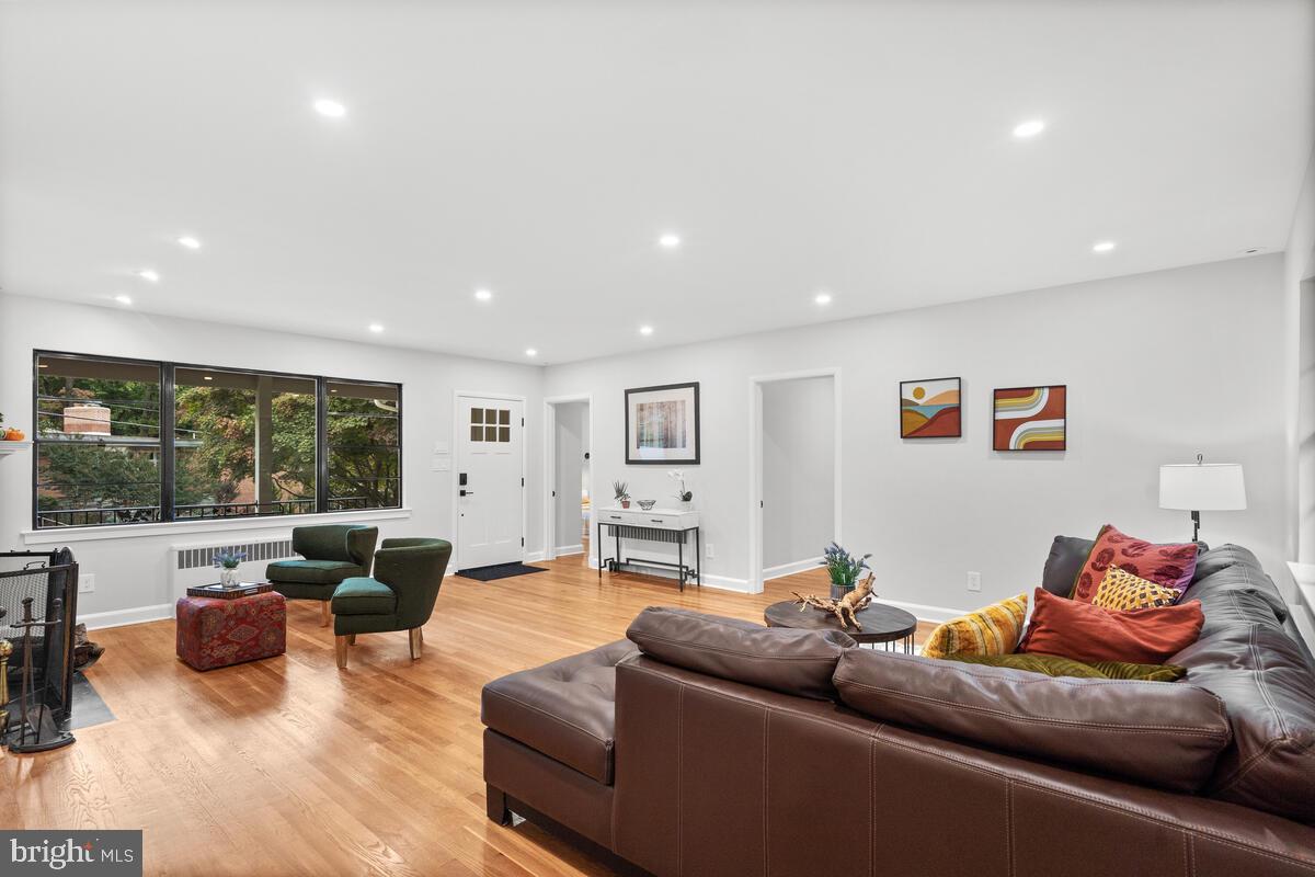 9344 Harvey Road Silver Spring, MD 20910 - Photo 9 of 74