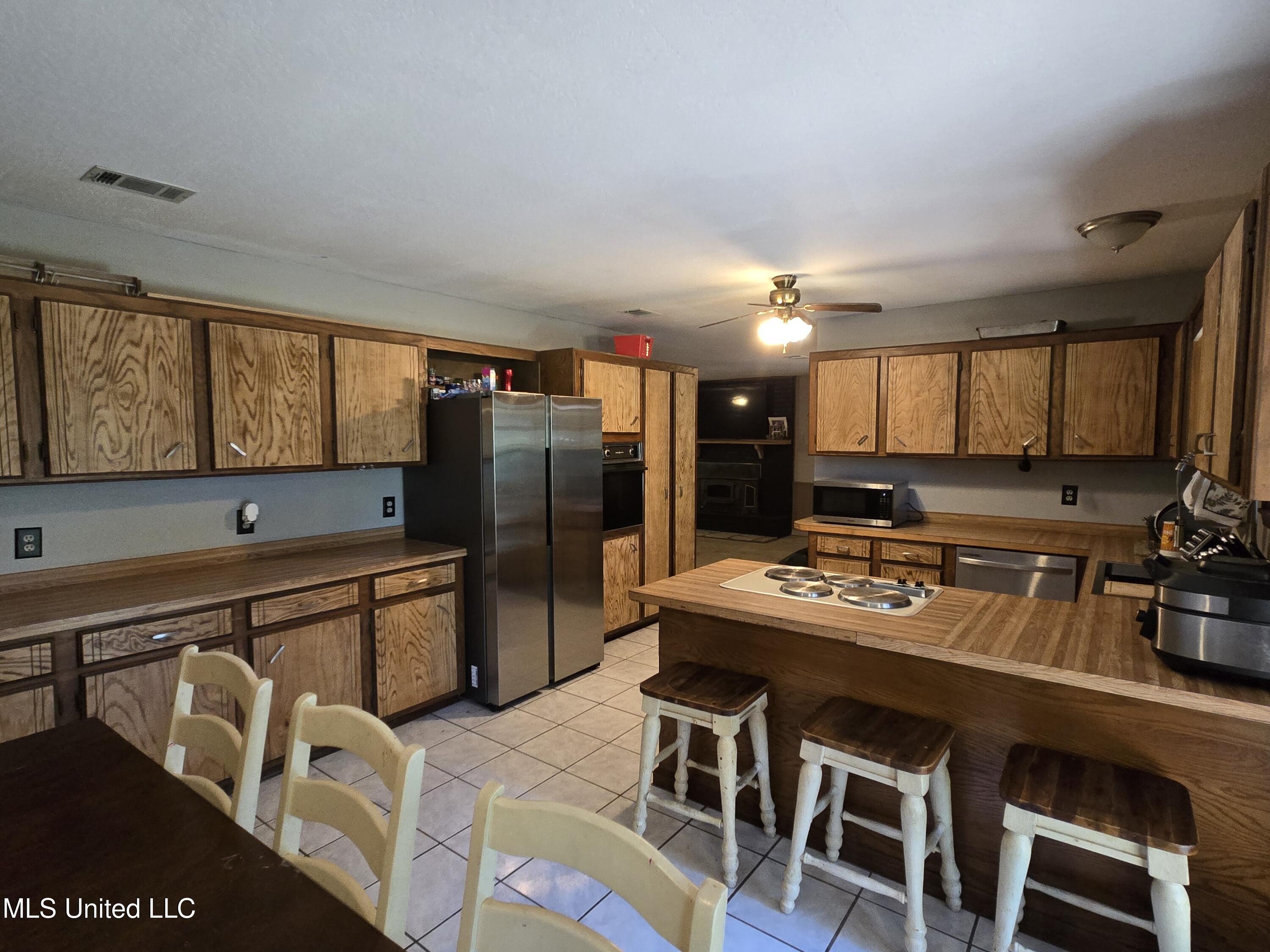 542 Southgate Road Hattiesburg, MS 39401 - Photo 13 of 33 Kitchen (5)