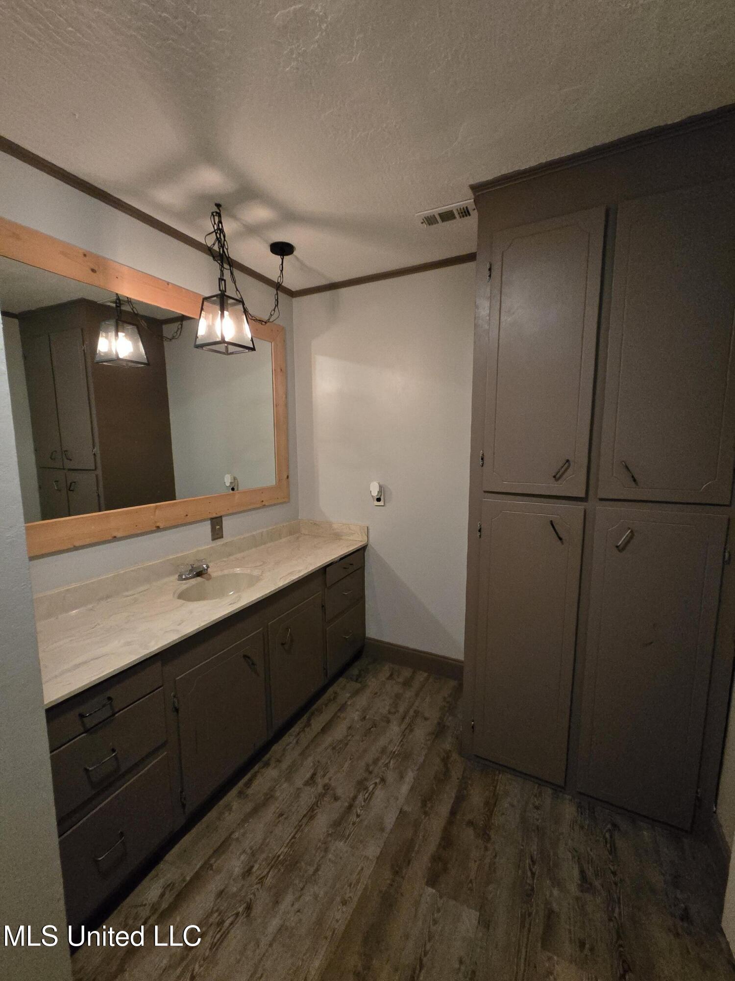 542 Southgate Road Hattiesburg, MS 39401 - Photo 30 of 33 Master Bathroom (1)