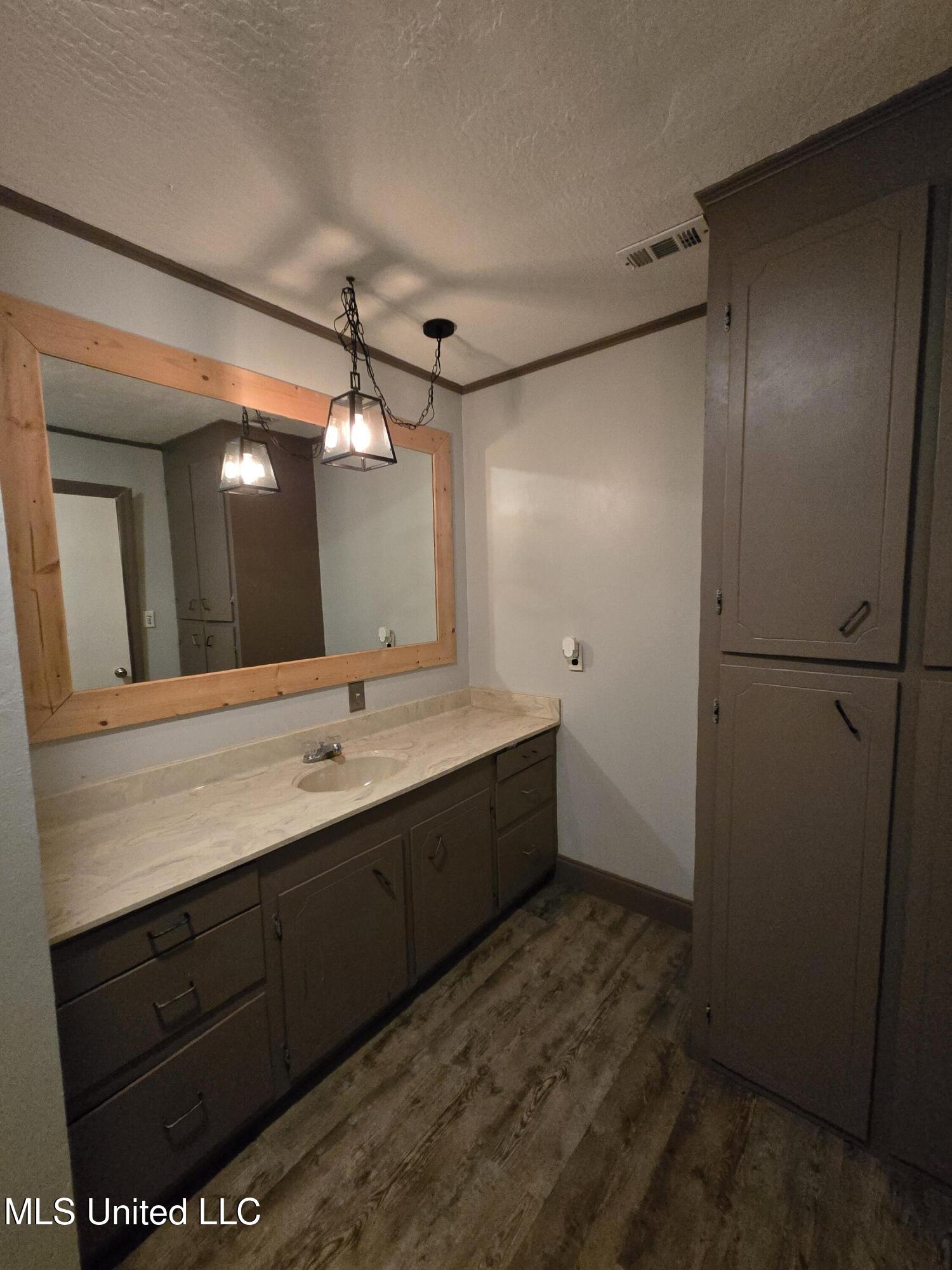 542 Southgate Road Hattiesburg, MS 39401 - Photo 33 of 33 Master Bathroom (4)