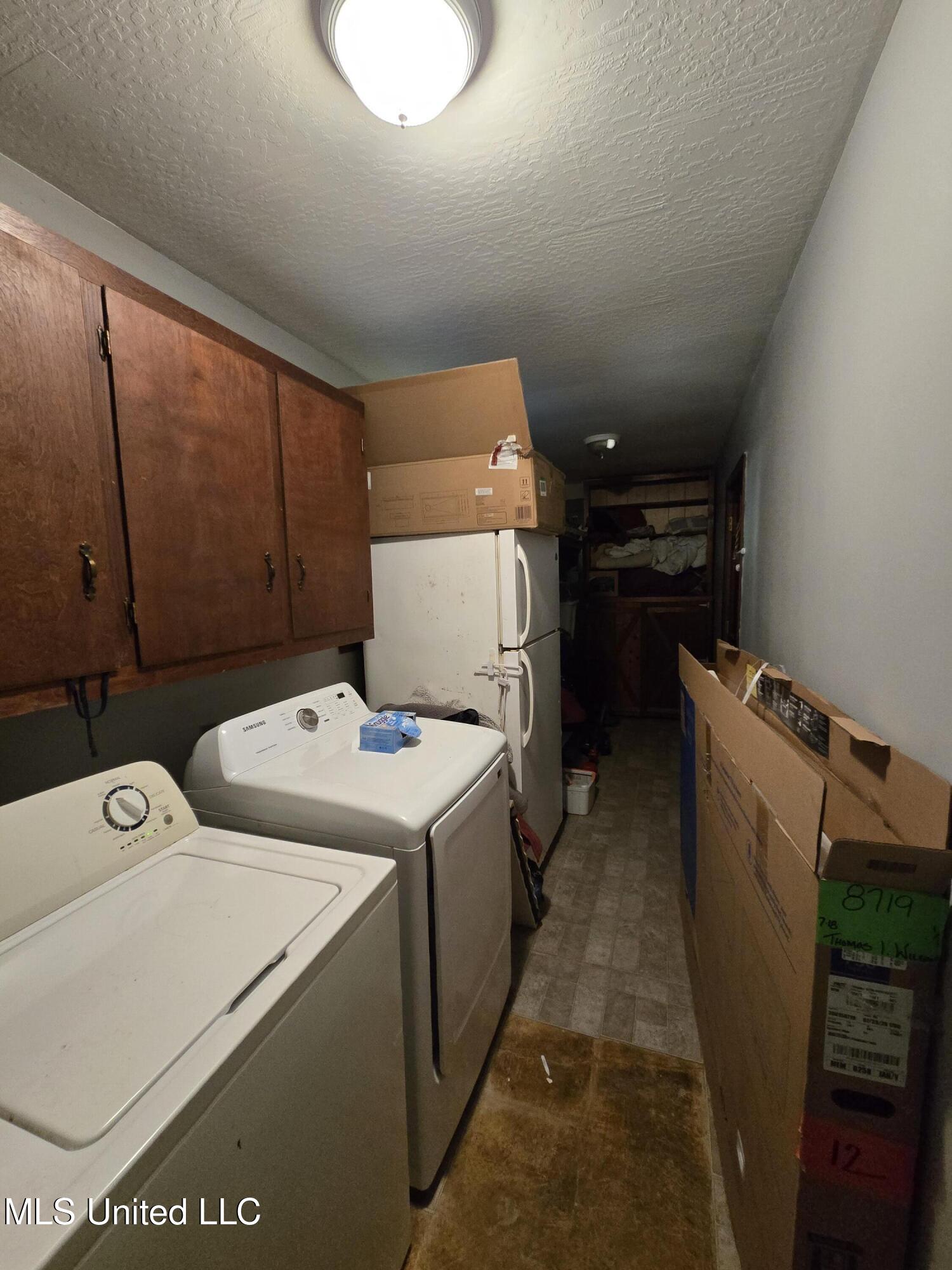 542 Southgate Road Hattiesburg, MS 39401 - Photo 8 of 33 Laundry