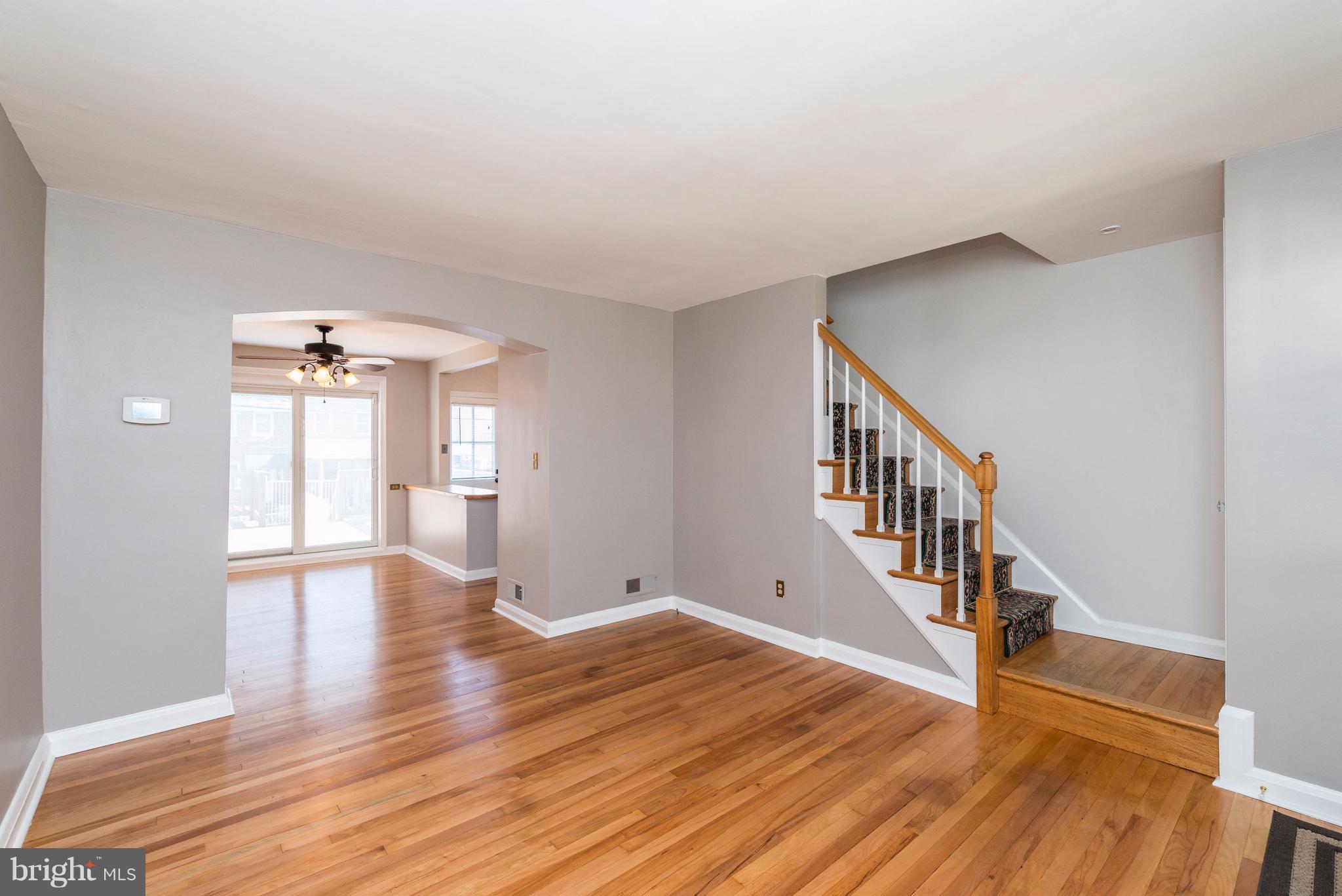8325 Kendale Road Baltimore, MD 21234 - Photo 5 of 30 Living Room