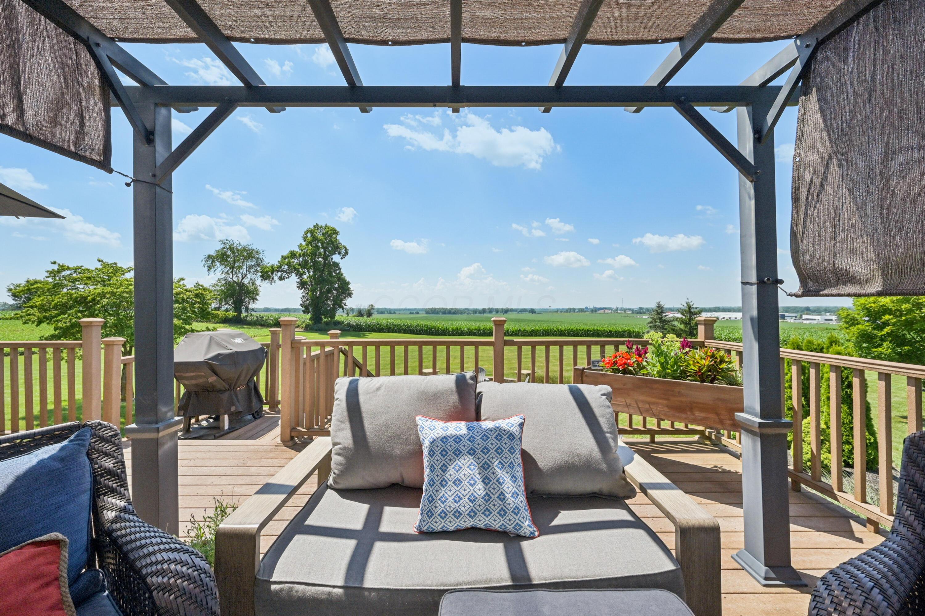 564 National Road Southeast Hebron, OH 43025 - Photo 76 of 106 Deck/Pergola