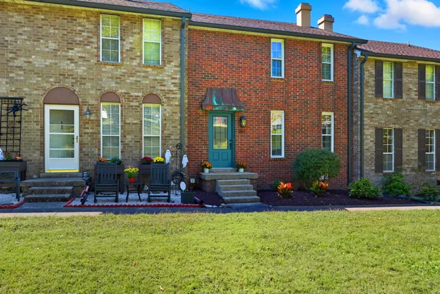 $360,000 | 401 Huntington Ridge Drive, Nashville, TN 37211