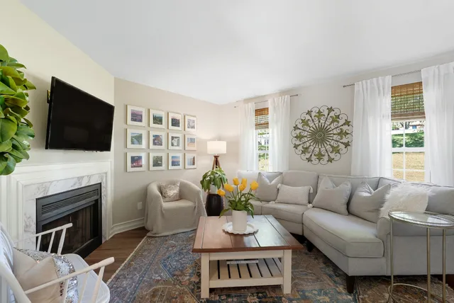 $360,000 | 401 Huntington Ridge Drive, Nashville, TN 37211