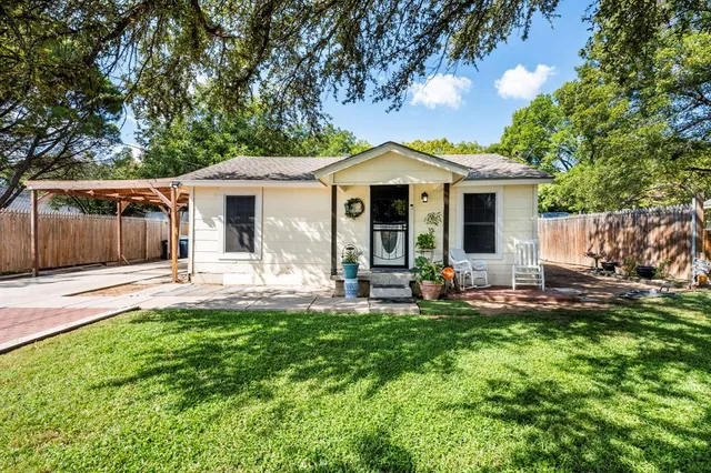 $280,000 | 313 Byron Street, Fort Worth, TX 76114