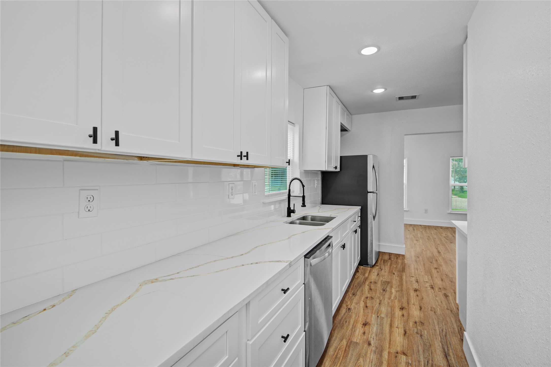 1203 West 6th Street Freeport, TX 77541 - Photo 14 of 35
