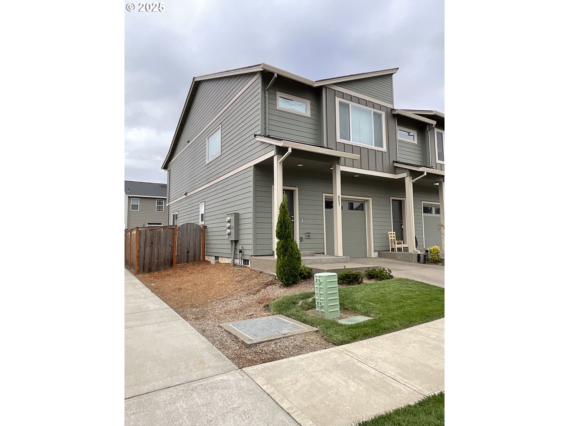 857 South 25th Avenue Cornelius, OR 97113 - Photo 2 of 22 a front view of a house with garden